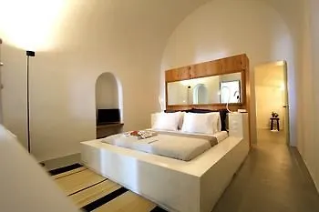 Hotel Porto Fira Villas 4*
